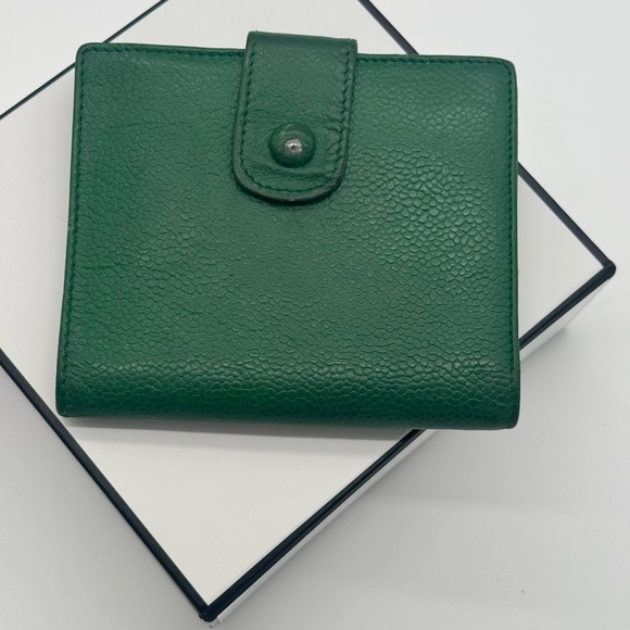 Chanel Wallet 💚 - Picture 7 of 10